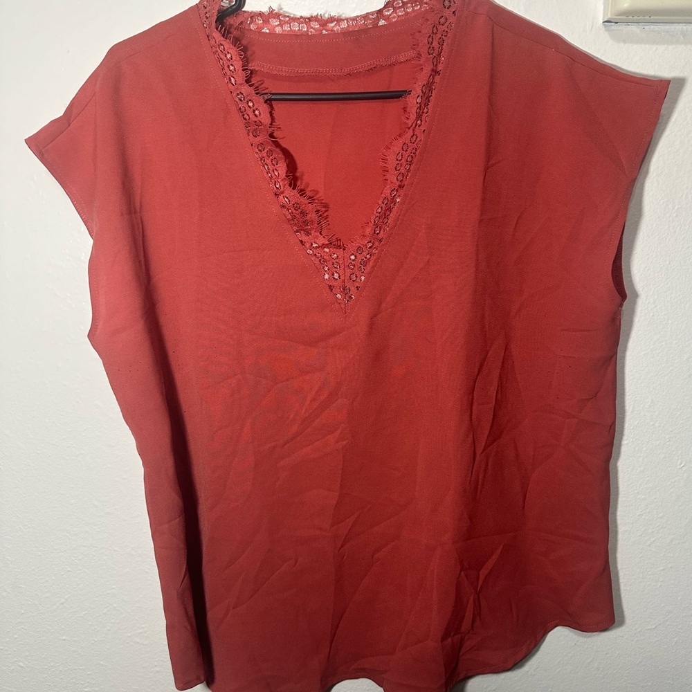 Boutique Brand - Very Pretty, Coral, Lace V Neck Sleeveless Top - Size L